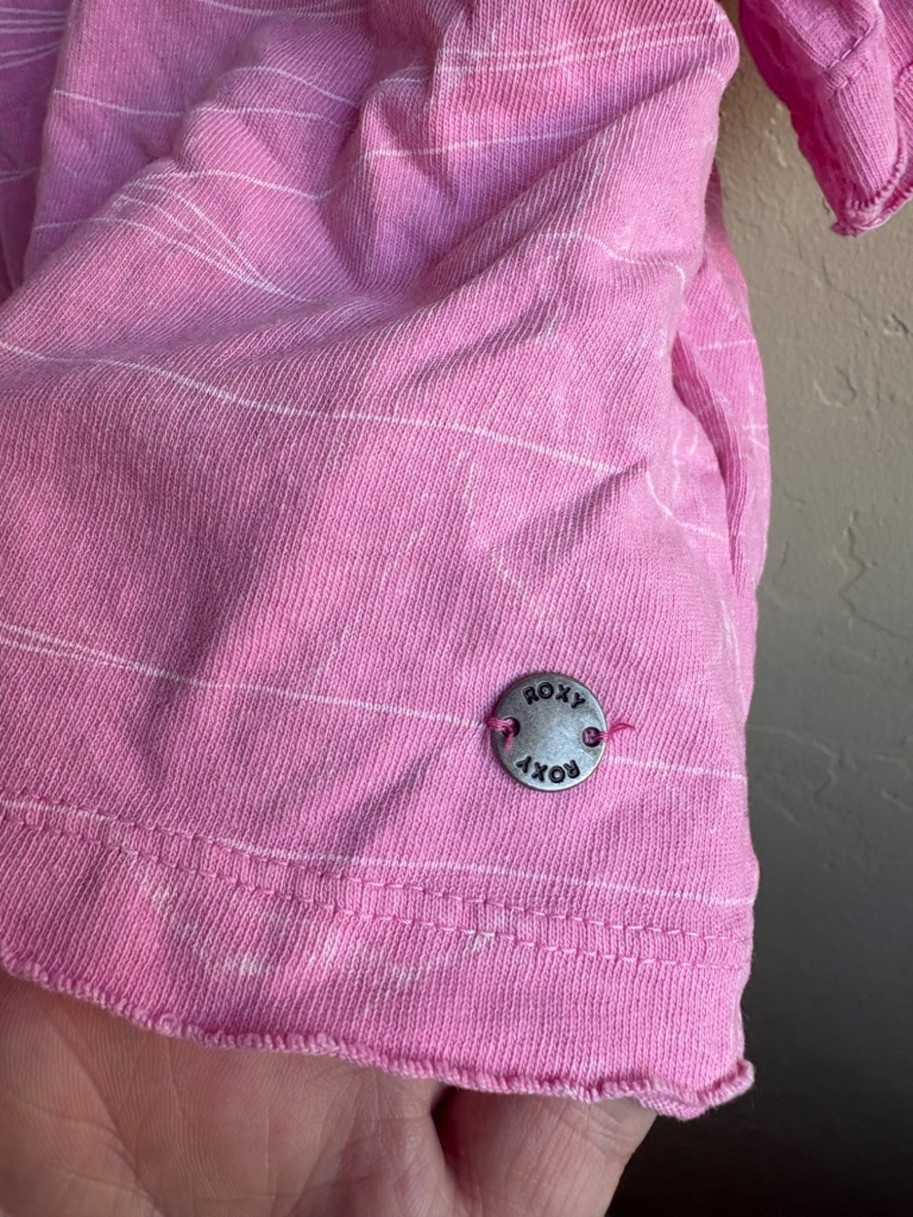 Pink Roxy crop top - Picture 2 of 3